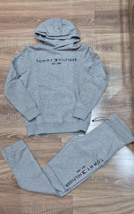 Teplakova suprava th, tommy hilfiger,146