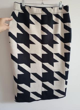 Úpltová sukňa s čierno-bielym geometrickým vzorom, marks & spencer,m