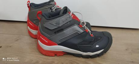 Turisticke topanky quechua, 32