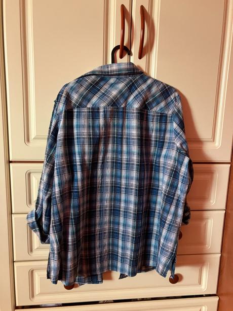 Károvaná košeľa, 44