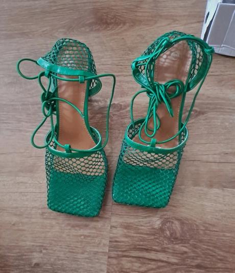 Elegantné topánky, 40