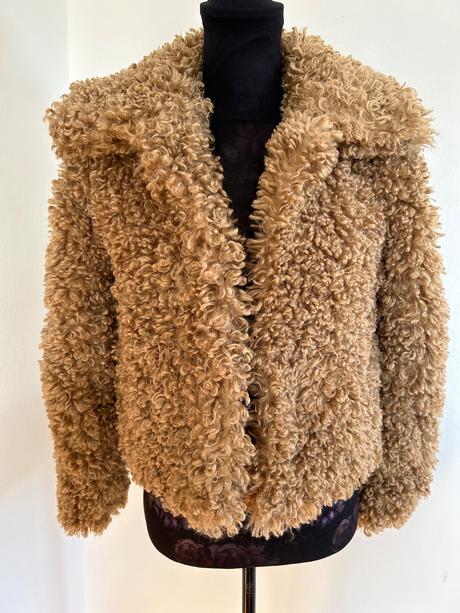 Kabátik huňatý boohoo crop, 36