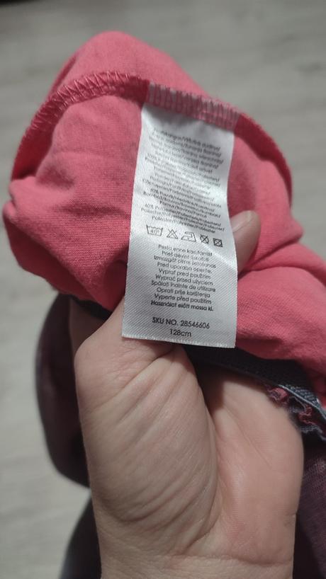 Dievčenské sukne, 128