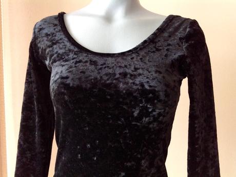 Zamatové saty /o, xs