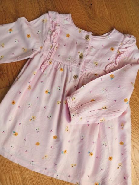 Dievčenské šaty, 92