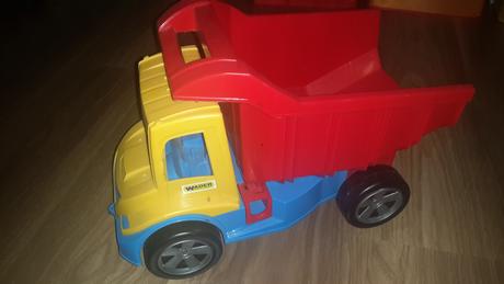 Auto aj do pieskovisku, 