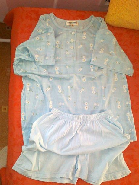 Kvetinkove pyzamo, m