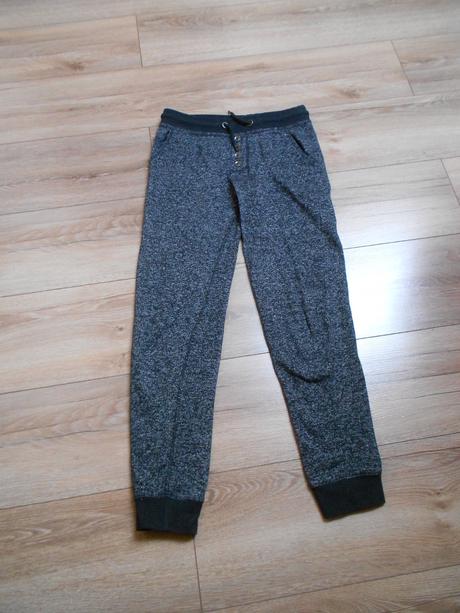 Dievčenské tepláky, takko,146