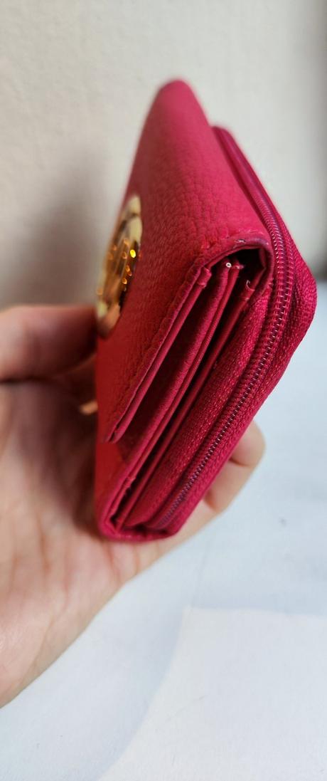 Ružová peňaženka,