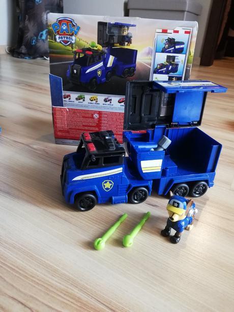 Labková patrola - chase a záchranárske auto,