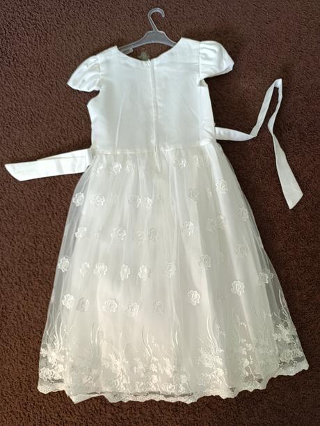 Šaty na prijimanie, 146