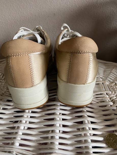 Vagabond na platforme, vagabond,36