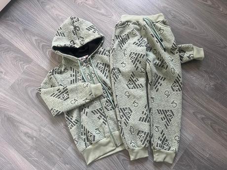 Tepláková súprava ea, 134