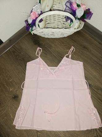 Ružové tielko s krásnou aplikáciou, m