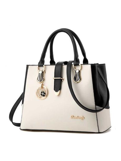 Kabelka krásne detaily,