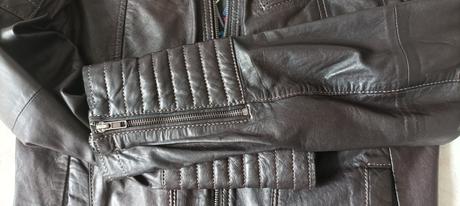 Kožená bunda, 42