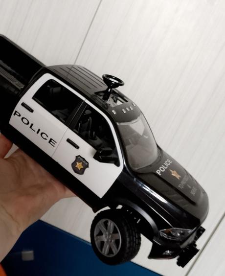 Bruder auta polícia, jeep, 