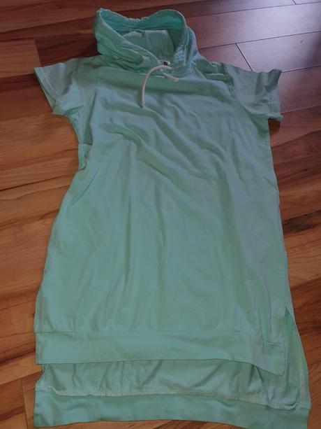 Krásne mentolove šaty s kapucňou 134/140, 134