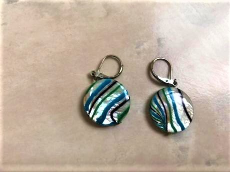 Perleťové náušnice, 