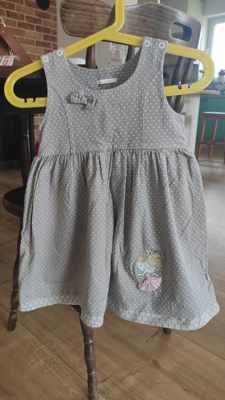 Bodkované šatičky, 92