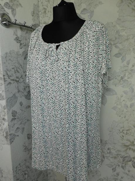 Kvalitna tričkova bluzka, 48