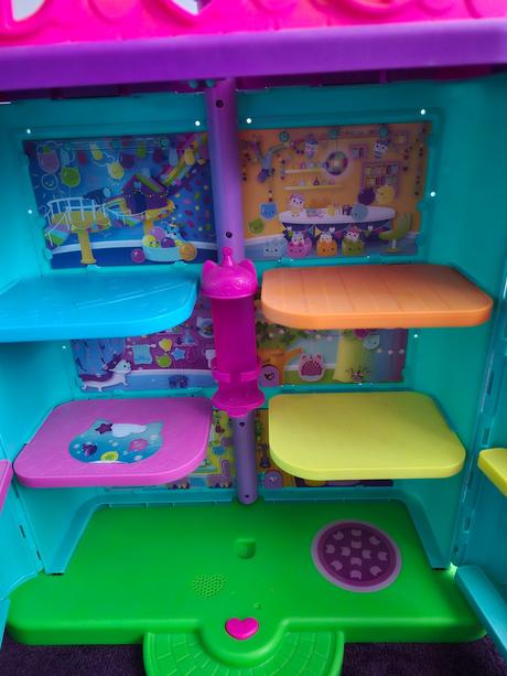 Gabbys dollhouse,