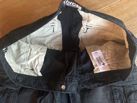 Šortky kapsáče, c&a,152