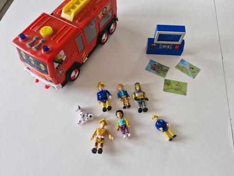 Auto požiarnik sam + figúrky,
