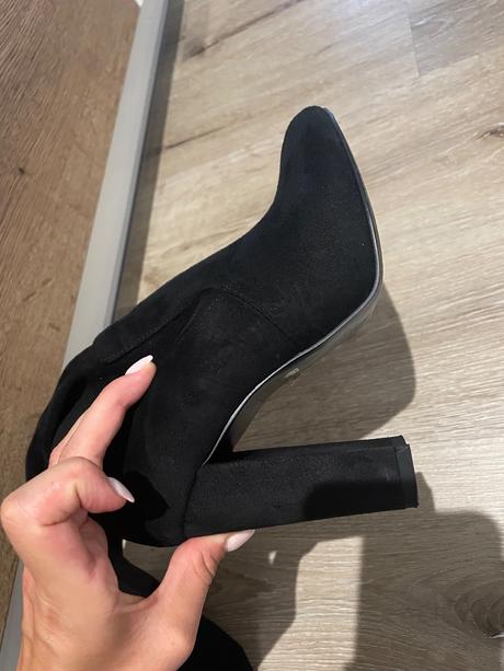 Cizmy nad kolena, baťa,36