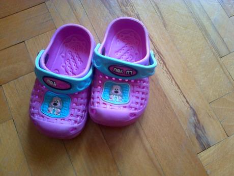 Crosy velkost 23, 18