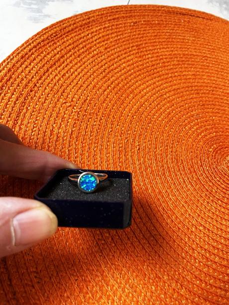 Strieborný prsteň s opálom,