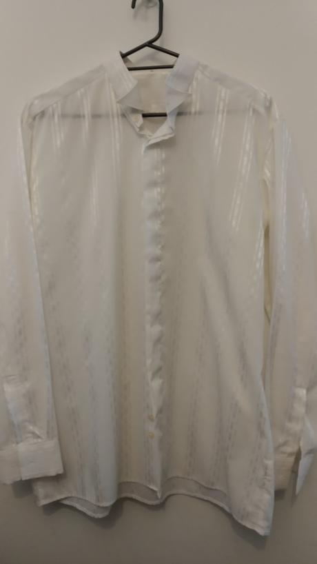 Luxusná košeľa, 42