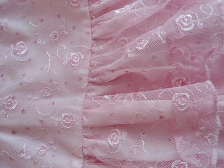 Šatičky na slávnostnú príležitosť, herma,68