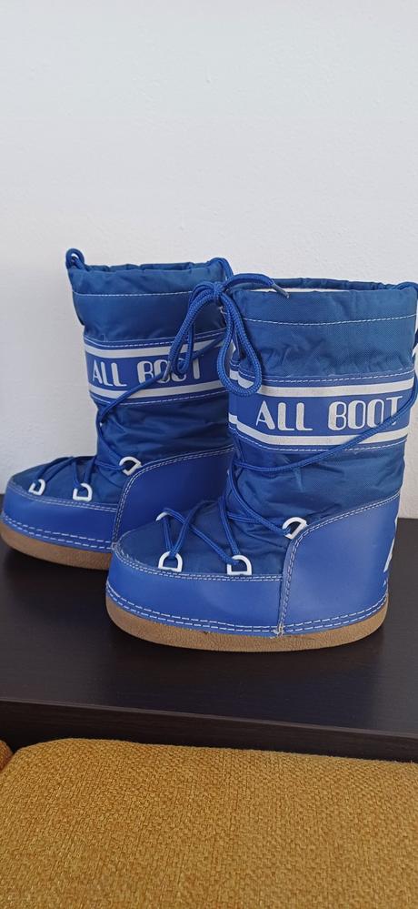 Dievčenské snehule, 30