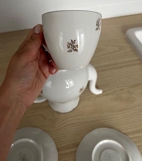 Bielo - zlatá porcelánová čajová súprava bohemia,