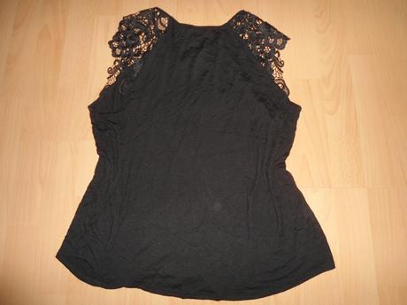 Cierny top s cipkou, m
