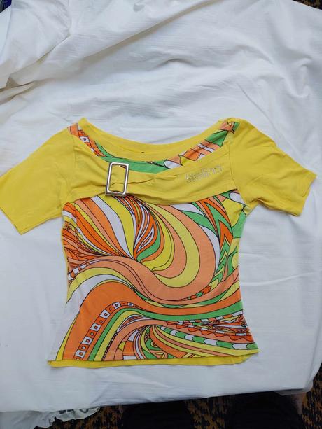 Zaujímavé dievčenské tričko, 152