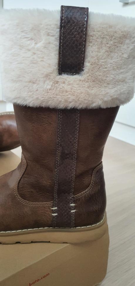 Pekné teplé čižmičky, baťa,36