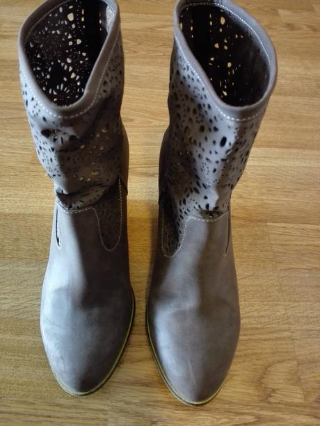 Cizmicky z brusenej koze na platforme, 39