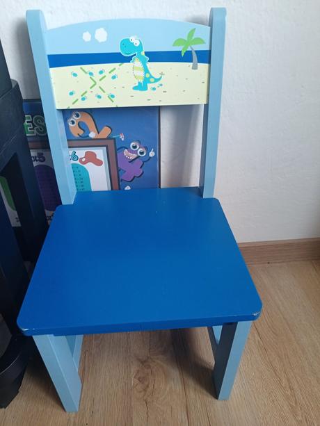 Drevená detská stolička,