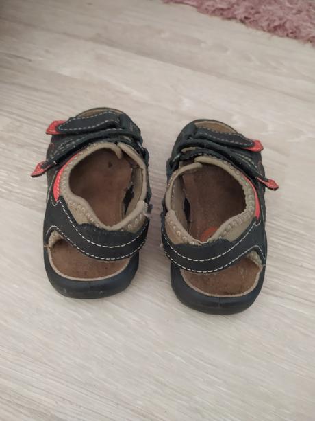 Pohodlné sandále, 29