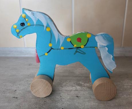 Drevený koník na kolieskach, 