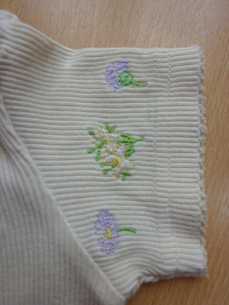 Zlte tricko s kvietkami, adams,80