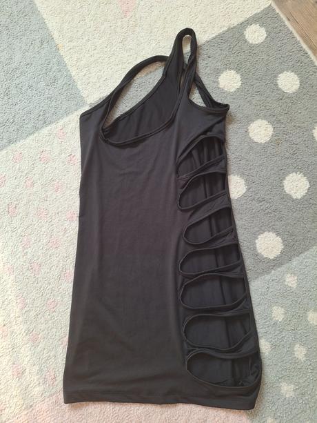 Čierne tielko s vyrezmi, s