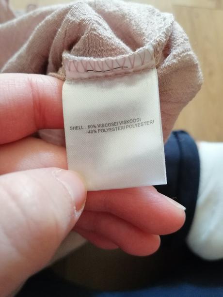 Pekná bluzka s volánom, s