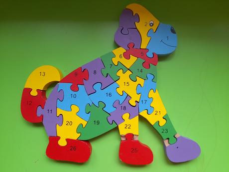 Dreveny puzzle psik,
