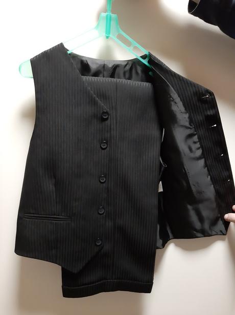 Chlapčenský oblek, 152