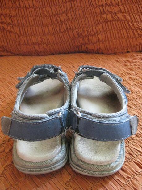 Sandálky, baťa,32