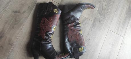 Kožené, vyšívané zateplené čižmy, 38