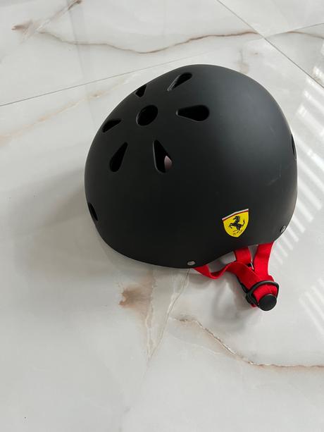 Prilba ferrari s., s